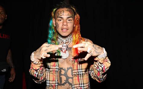 Tekashi 6ix9ine Gets Banned From An Apartment Over Guards Carrying A