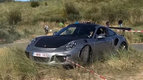 Porsche 911 Gt3 Rs 991 Viral Crash Video Footage Lands In Some Thick