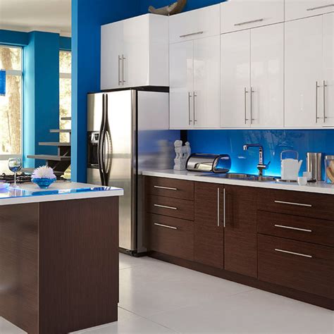 While going with any online cabinet distributor will yield the same end result, new kitchen cabinets, you must educate yourself on the differences. Cabinets To Go