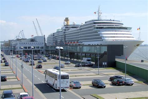 See columbus center and all bremerhaven has to offer by arranging your trip with our bremerhaven trip itinerary planner. Besuchergalerie Kreuzfahrt-Terminal Bremerhaven ...