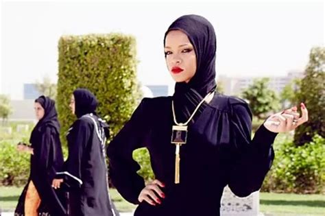 Rihanna Photoshoot In Mosque Sparks Outrage Abu Dhabi S Sheikh Zayed Grand Mosque Centre Issued