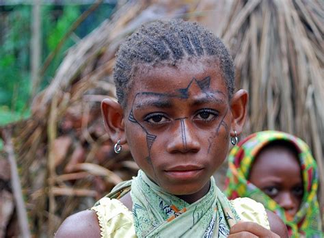 The Mbuti Pygmies And Ollly Beautiful Eyes Face People Of The World