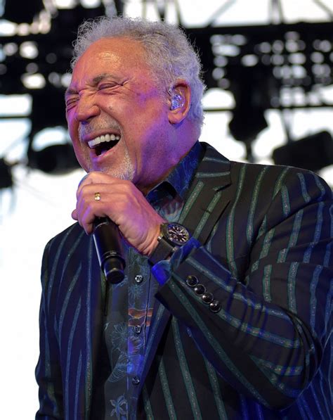 The official website of sir tom jones including tour dates, music, videos, merchandise and more. Stagecoach 2019: Tom Jones gives the festival the best music history lesson ever - Press Enterprise
