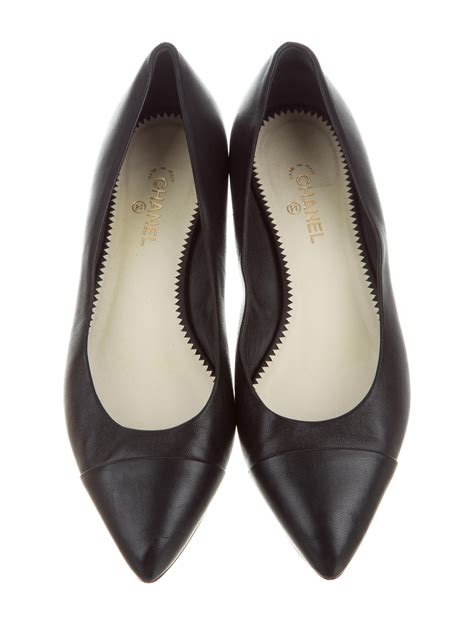 Chanel Leather Pointed Toe Flats Shoes Cha186365 The Realreal