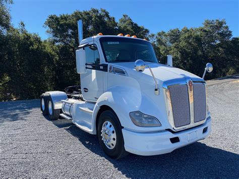 2016 Kenworth T680 Day Cab With Low Miles