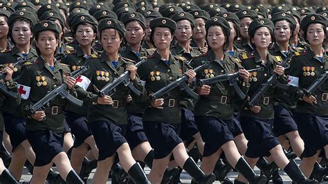Corea Del Norte Celebró Con Un Desfile Militar El Aniversario De Su