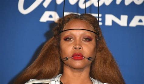 Erykah Badu Will Be Releasing A Perfume That Smells Like Her Lady Parts