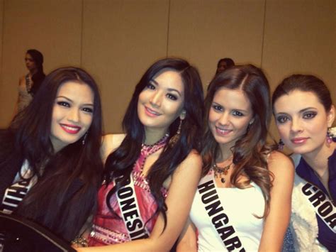 Maria Selena The Indonesia S Face In Miss Universe 2012