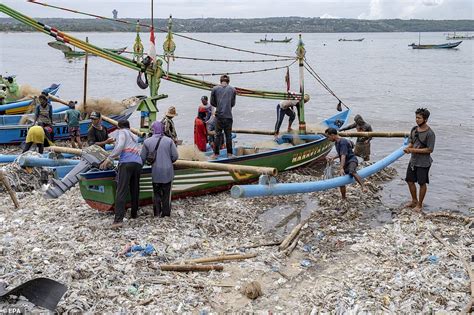 Rubbish Season Gets Underway In Bali