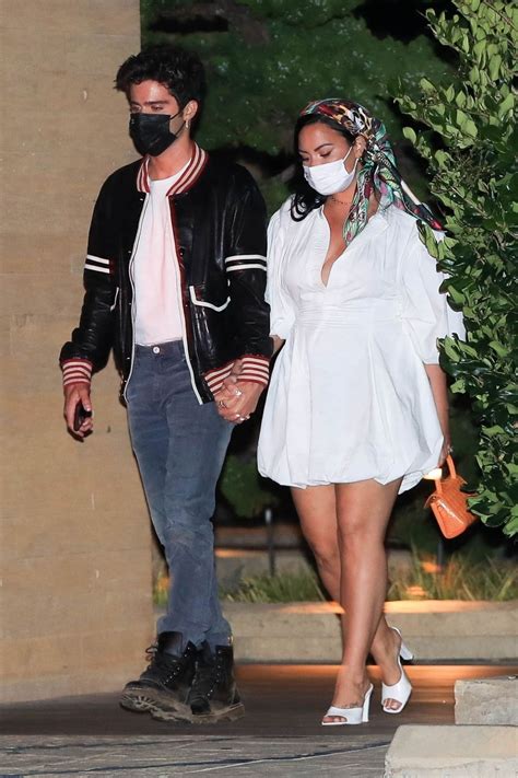 Demi lovato says she has plans to adopt kids because she's can't see herself getting pregnant. Demi Lovato With Her Fiancé at Nobu in Malibu 08/29/2020 ...