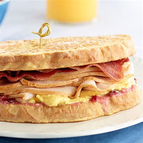 Monte Cristo Turkey Breakfast Sandwich Jennie O® Recipes