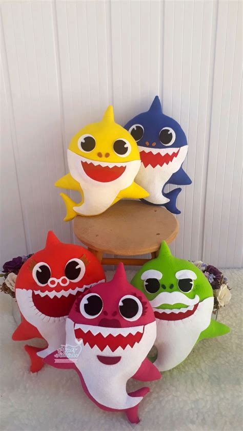 Boneca baby galinha pintadinha feltro. Baby shark em feltro no Elo7 | Mimos Fatokinha (FF930C)