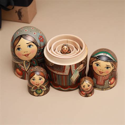 Authentic Russian Nesting Doll Apples Puccimanuli