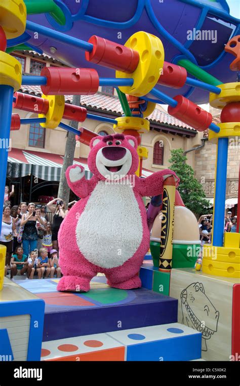 Lots O Huggin Bear In The Disneys Countdown To Fun Parade In Walt