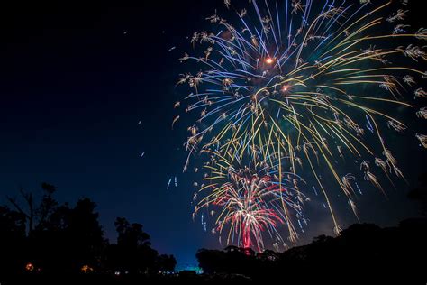 Fireworks Sparks Explosions Sky Celebration Hd Wallpaper Peakpx