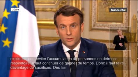 Video of the incident shows macron, dressed in a white dress shirt, extending his arm toward a man dressed in a green shirt. ÉCOLES FERMÉS DISCOURS EMMANUEL MACRON - YouTube