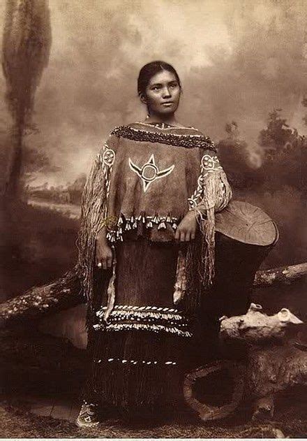 retratos de niñas y adolescentes bellísimas de pueblos indigenas norteamericanos indios