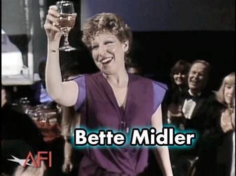 I light up when you call my name, and you know i'm gonna treat you right. Mr. Wonderful Songtext von Bette Midler Lyrics