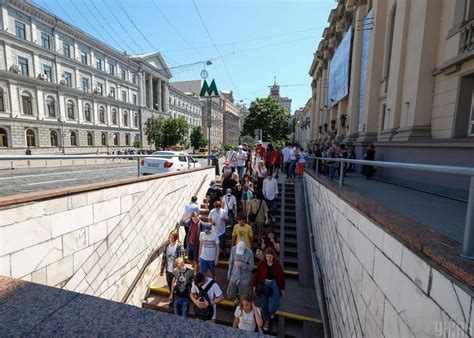 Кабінет міністрів продовжив карантин в україні до 30 квітня 2021 року і встановив жовтий рівень епіднебезпеки на всій території україни з 24 лютого. Карантин - Киев снова может вернуться к жесткому карантину - Кличко — Новости Киева — УНИАН