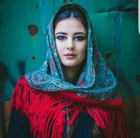 Pin By Delara Hobson On حجــۦـاب ڪـہﯿﯛٺ Persian Girls Traditional