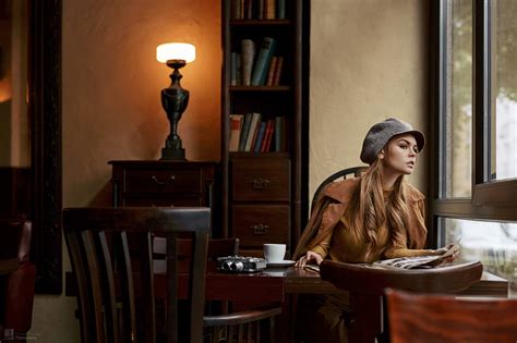 壁纸 妇女 阿纳斯塔西娅·谢格洛娃 金发女郎 肖像 模型 坐着 表 椅子 看不起 相机 2048x1365