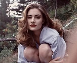Mädchen Amick, one of the stars of Twin Peaks, early 1990s. : r ...