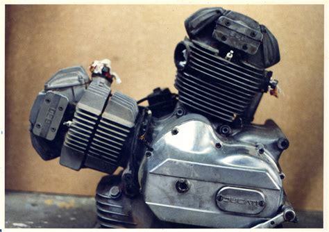 依照原始設計圖手工製作！moto Miniatures Ducati L Twin雙缸引擎模型 Supermoto8