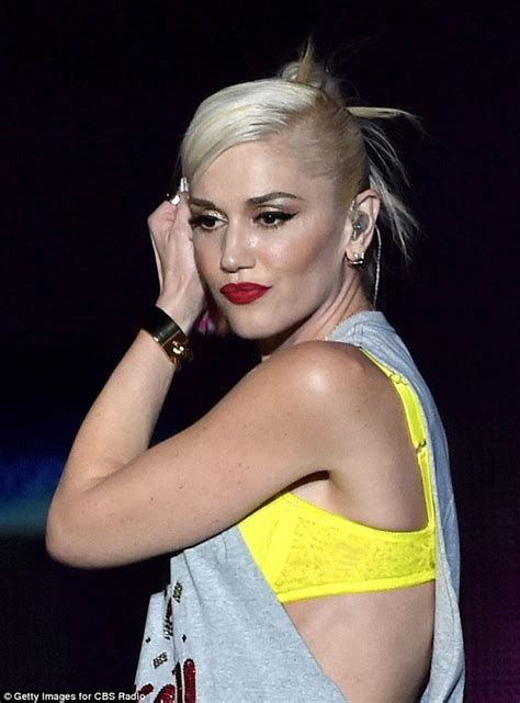 Gwen Stefani Flashes Toned Abs In Gaping Vest Top On Stage At Kroqs Holiday Concert Daily