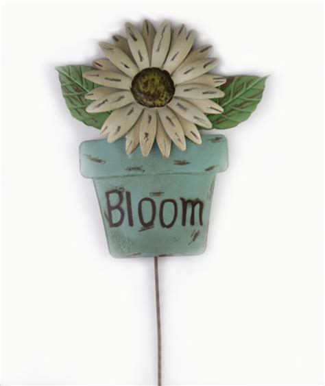 Metal Daisy Garden Stake Bloom