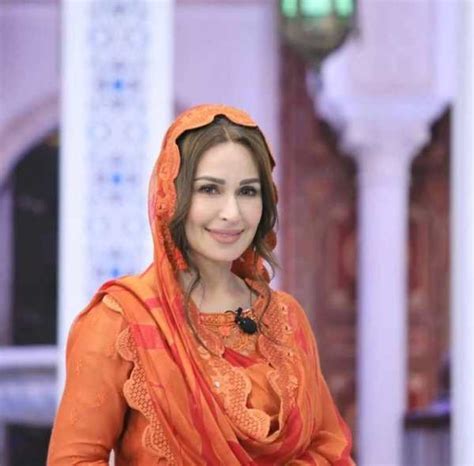 Beautiful Reema Khan On Set Of Her Ramazan Transmission Stylepk