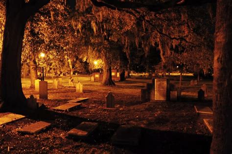Haunted Holidaze Colonial Park Cemetery Savannah Ga Paranormal