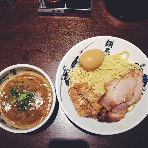 Pulled noodles) is a japanese noodle soup. Menya Musashi, Japanese ramen