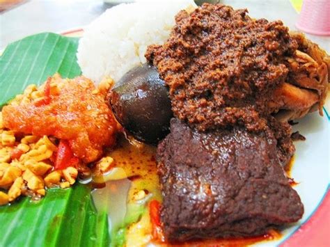 Nasi goreng ini adalah sebuah nasi yang dimasak dengan bumbu sederhana,perhatikan dibawah ini pada kesempatan kali ini saya akan membahas tentang cara memasak nasi goreng.sebelum mengenal nasi goreng ,tahukah anda dengan nasi?. Gudeg Yogyakarta - Makanan Seru enak dan sehat