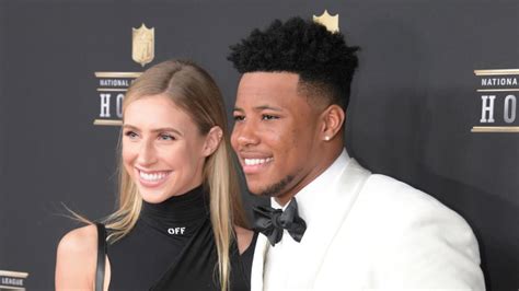 2018 nfl offensive rookie of the year saquon barkley beats out baker mayfield at nfl honors