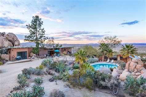 Rockbound Oasis Retreat In Joshua Tree Villas For Rent In Joshua Tree California United