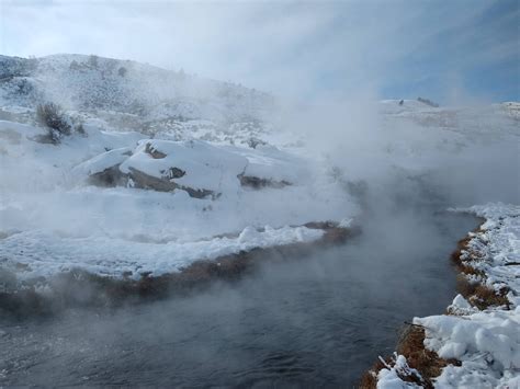 How To Visit Yellowstone In Winter Ultimate Guide To The Parks Best Season Ordinary Adventures