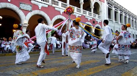 Ballet Folklorico Titular Baile 13 Ayuntamiento De Merida Yucatan