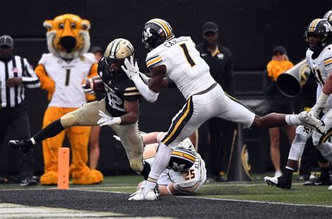 Grading Mizzou Footballs Performance From The Win Over Vanderbilt