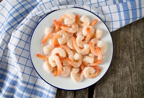 If it is exposed to temperatures as high as 90 degrees f, cooked shrimp will only last for an hour or so. Ask the Seavant: Storing Shrimp Properly • Seafood ...