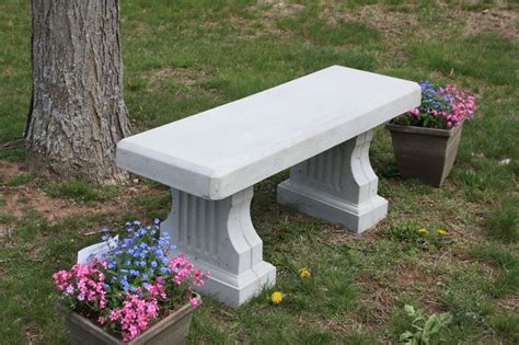 Learn to make a concrete garden bench in this free video series on garden furniture design and construction. Pin on Concrete Benches