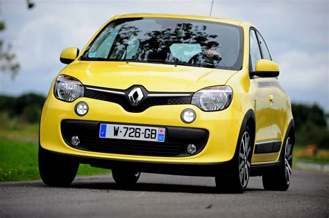 New Renault Twingo automatic review | Auto Express