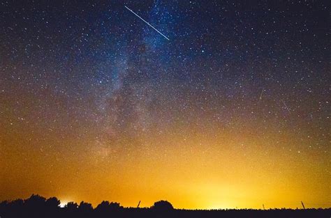 17 Stunning Photos Of Perseid Meteor Shower From Around The World