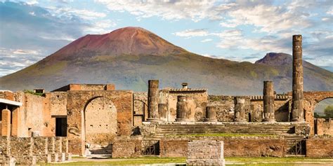 How To Visit Pompeii And Vesuvius In One Day The Gap Decaders
