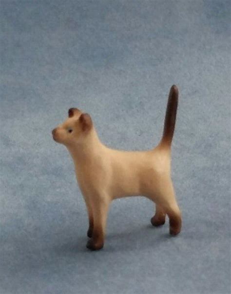 124th Scale Standing Cat