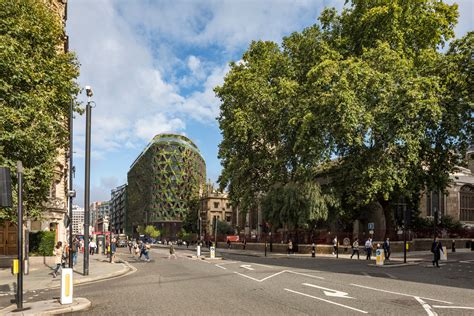 Лондон строит стену 3 700 квм зеленых растений на Культурной миле