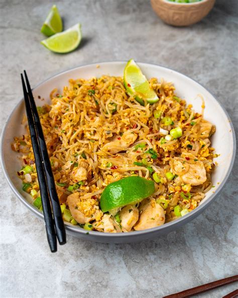 Thai soups include mushrooms, lemongrass, cilantro, lime leaves, and other spices to add flavor so that they are truly satisfying. Keto Pad Thai Chicken | Keto Feast | Recipe | Pad thai ...