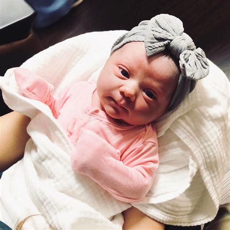 Jana Duggar Shares Precious New Photo Of Babe Jessa S Newborn Baby Girl Welcome To The World