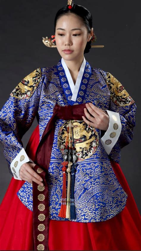 Traditional Hanbok Embroidered Bronzing Korean Queen Dress Vintage