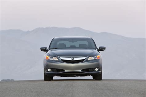 New Car Review 2013 Acura Ilx