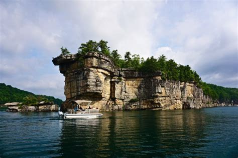 Boating Guide For A Day Trip On Summersville Lake Almost Heaven